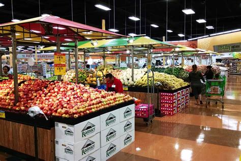 En Apoyo Del Espacio De La Tienda Hispana Abasto