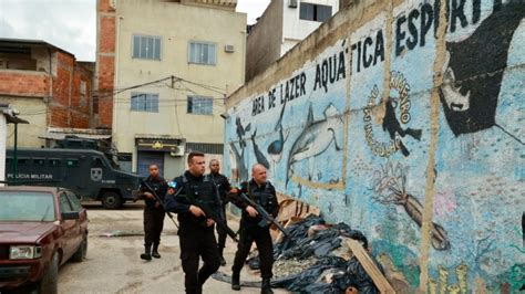 Pol Cia Retoma Opera O Contra Fac Es No Rio E Ocupa Centro De