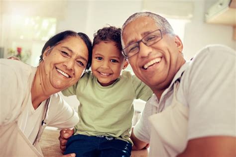 Imágenes de Familia Latina Abuelos Descarga gratuita en Freepik