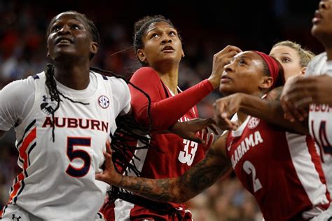 Alabama Completes Season Sweep Of Auburn Defeats Tigers 75 68