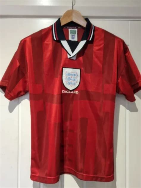 RETRO SCORE DRAW England Away 1997 99 Football Shirt Size Small Red 24