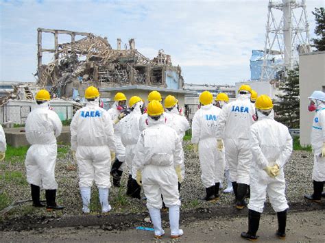 （朝日新聞社）：iaea調査団が福島第一原発視察 専門家20人 東日本大震災