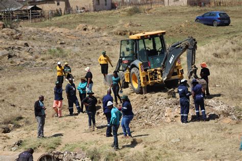 Chief Albert Luthuli Municipality Build Footbridge In Bettysgoed Chief Albert Luthuli News