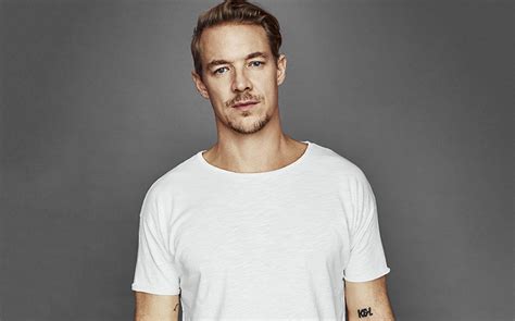 Diplo Tells Fans He Might Be Gay As Plane Makes Emergency Landing