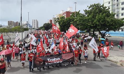 Dia do Trabalhador é marcado por protesto de centrais sindicais O que