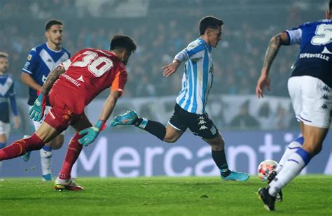 Racing Pegó En Los Momentos Justos Y Le Ganó Al Vélez Del “cacique” Medina