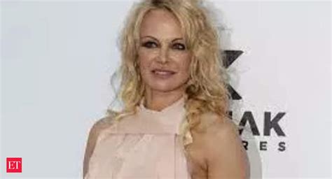 Pamela Anderson ‘pamela A Love Story Watch First Trailer Of Netflix Documentary About Pamela