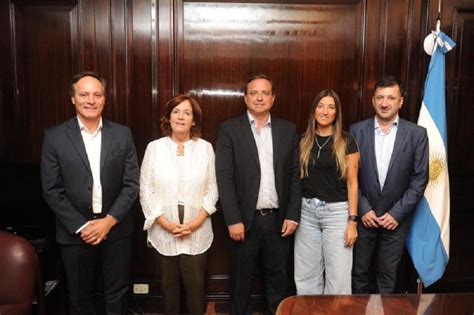 Se rompió el bloque del Frente de Todos en el Senado cinco