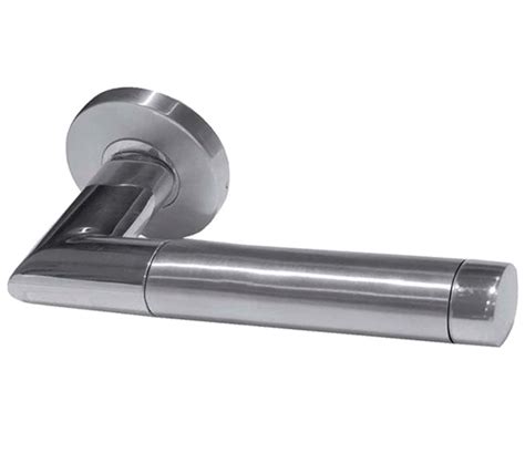 Frelan Hardware Saturn Mitred Oval Door Handles On Round Rose Dual