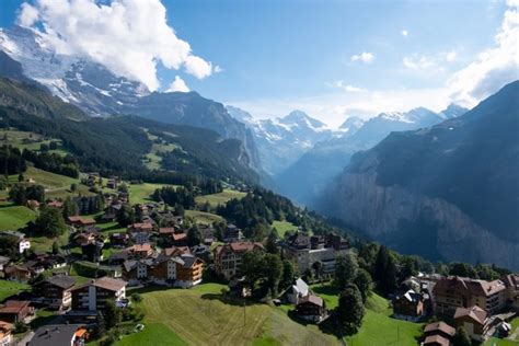 5 Fun & Majestic Hiking Trails in Wengen, Switzerland - Go Look Explore