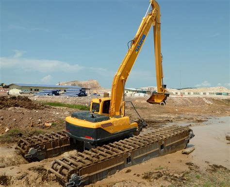 水陆两栖挖掘机 水陆两栖挖掘机 产品展示 绞吸式挖泥船 绞吸船 割草船 保洁船 青州科翰环保科技有限公司