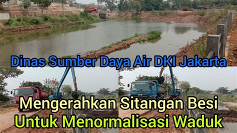 EXCAVATOR SI TANGAN BESI Dinas Sumber Daya Air DKI Jakarta