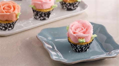 Minicupcakes De Vainilla Decorados Con Crema De Mantequilla Flourless