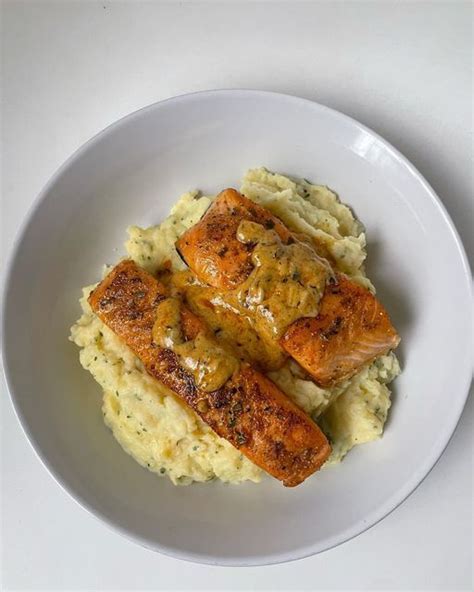 Pan Seared Salmon With Creamy Garlic Dijon Sauce Artofit