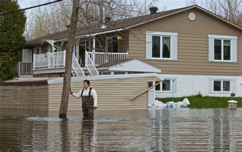 Quebec In Deep Water Historic Flooding Forces Nearly 1 900 To