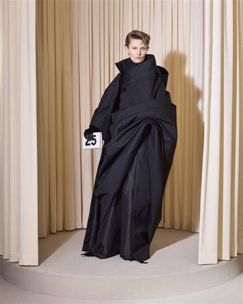 BALENCIAGA 53RD COUTURE LOOK 25_EMILY - Grazia