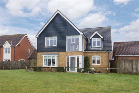 Corbett Road Hawkinge Folkestone 4 Bed Detached House £450 000