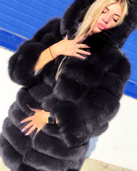 Pin By Цъ Макенджиев On Fur Girls Fur Coat Black Fur Coat Fur