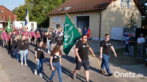 Viele Gäste feiern in Kondrau Jubiläen der Landjugend und der Feuerwehr