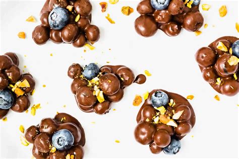 Easy Chocolate Covered Blueberries - Chelsea LeBlanc Nutrition