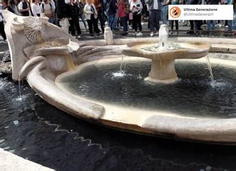 Roma Blitz Di Ultima Generazione A Piazza Di Spagna Carbone Vegetale