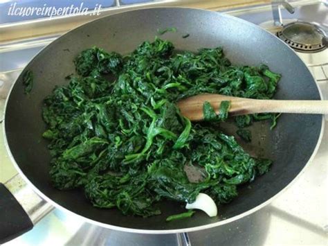 Spinaci In Padella Ricetta Spinaci In Padella Ilcuoreinpentola