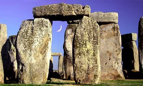 Stonehenge may have been burial site for stone age elite