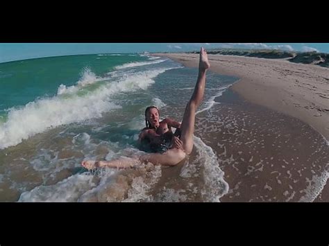 ASS DRIVER XXX La nudista rusa Sasha Bikeyeva desnuda en las playas públicas de Valencia