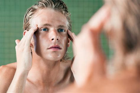 12 Disturbing Narcissistic Behaviors You Should Never Overlook