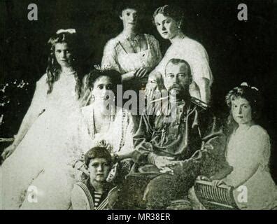 Portrait Photographique De La Famille Romanov Sur La Photo Est Le Tsar