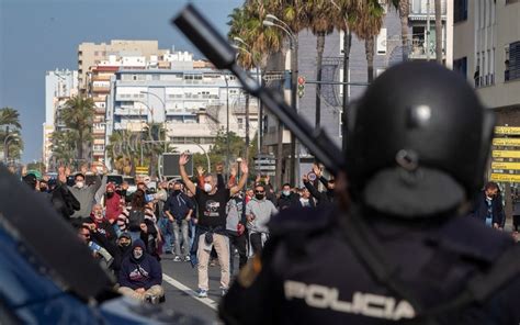 Movimiento Obrero La Fiscalía Archiva La Denuncia Por Las Cargas De La Policía Y Nueve