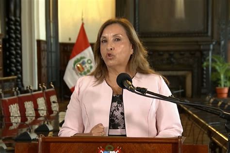 Dina Boluarte anuncia que responderá ante Fiscalía por adquisición de