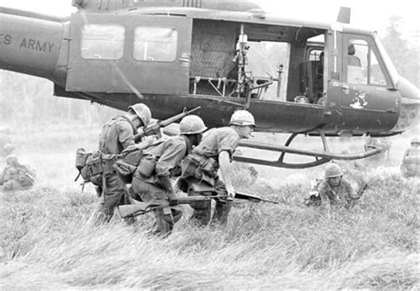 Vietnam War U S Forces Advance Men Of The U S St Flickr