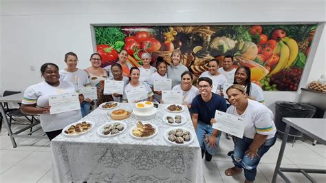 Unidade Do Cozinhalimento De Tup Forma Duas Turmas De Confeitaria