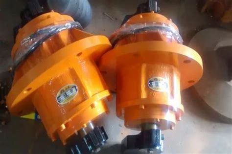 Vibromatic Single Phase Center Flange Vibratory Motor Power Hp