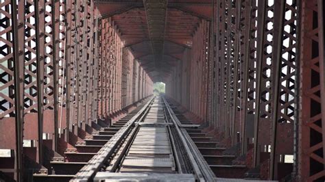 लोहे के पुराने यमुना ब्रिज से जुड़े ये फैक्ट्स नहीं जानते होंगे आप