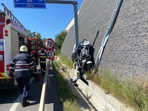 UPDATE FOTO VIDEO Mașină răsturnată într o localitate din județul