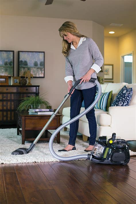 The Benefits of Using a Bagless Vacuum Cleaner