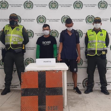 Captura En Flagrancia De Dos Hombres Que Hurtaron Tapa De Registro El