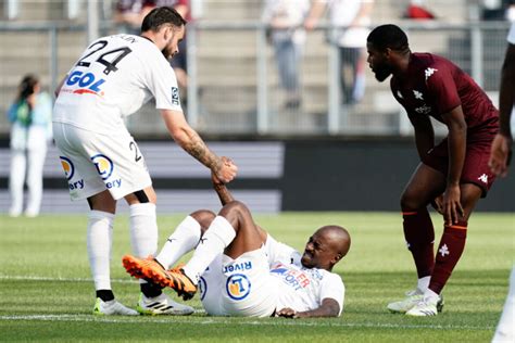 L Amiens SC Au Grand Complet Contre QRM J1