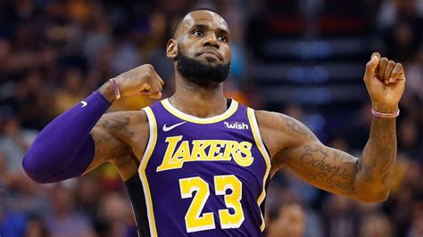 NBA LeBron James amplió su contrato con los Lakers por dos años y 85