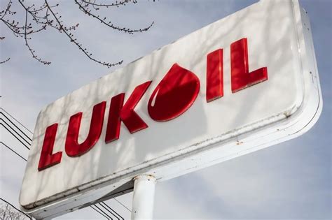 Lukoil executive dies after fall from hospital window in Russia