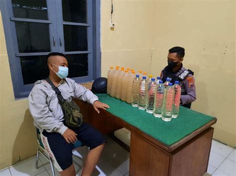 Puluhan Botol Miras Diamankan Polisi Di Sebuah Kamar Kos Wilayah Jebres