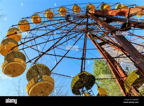 Ukraine, Pripyat, Chernobyl. Amusement park, Ferris wheel Stock Photo - Alamy