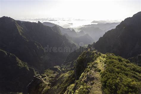 O Belo Caminho Do Pico Do Arieiro Ao Pico Ruivo Na Ilha Madeira