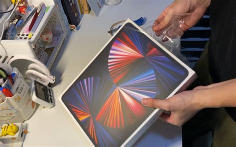 iPad pro 2021 12 9 从未见过如此利索的开箱哈哈哈仿佛一个熟练的 哔哩哔哩