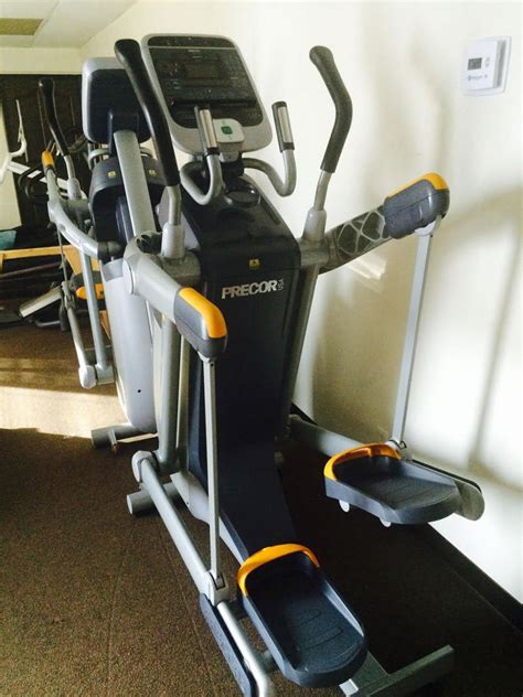 Precor Amt 100i Adaptive Motion Trainer Sports And Outdoors