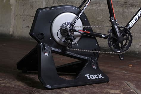 Review Tacx Neo Smart T2800 Road Cc