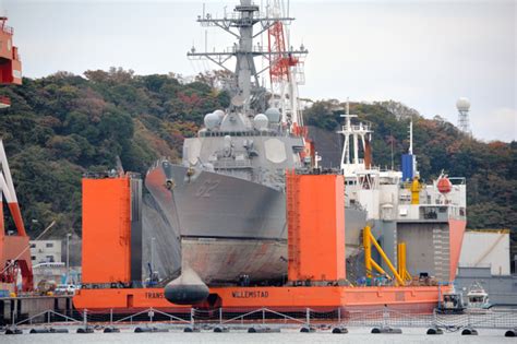 【米海軍】6月にコンテナ船と衝突したイージス艦、運搬作業中にまた穴が開く 米国への移送数日延期 神奈川・横須賀基地