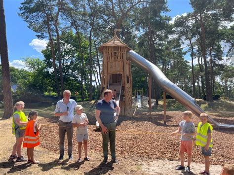 Speeltuin ‘dolfijn In Lommel Krijgt Nieuwe Speeltuigen Lommel Hlnbe